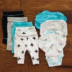 ✨ 8 Piece Gently Used 0-3 Month Old Set